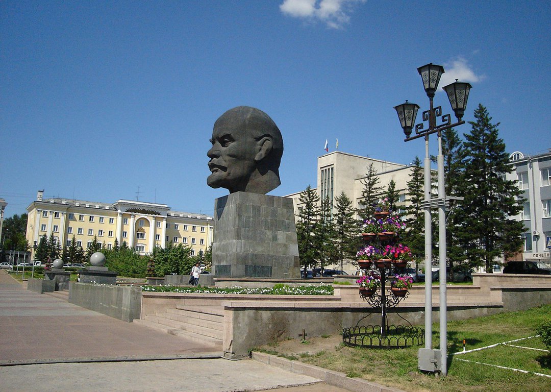 Lenin's head image