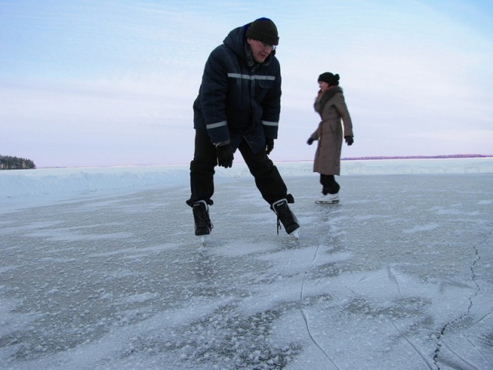 Try lake skating image