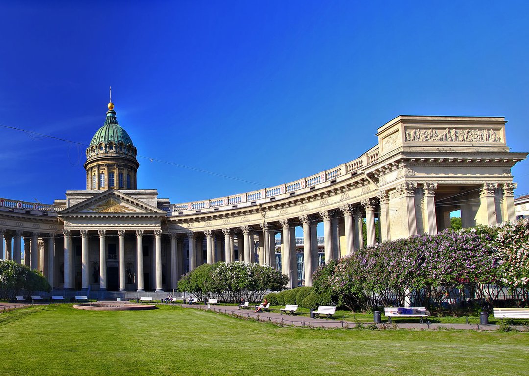 Walking along Nevsky prospect image