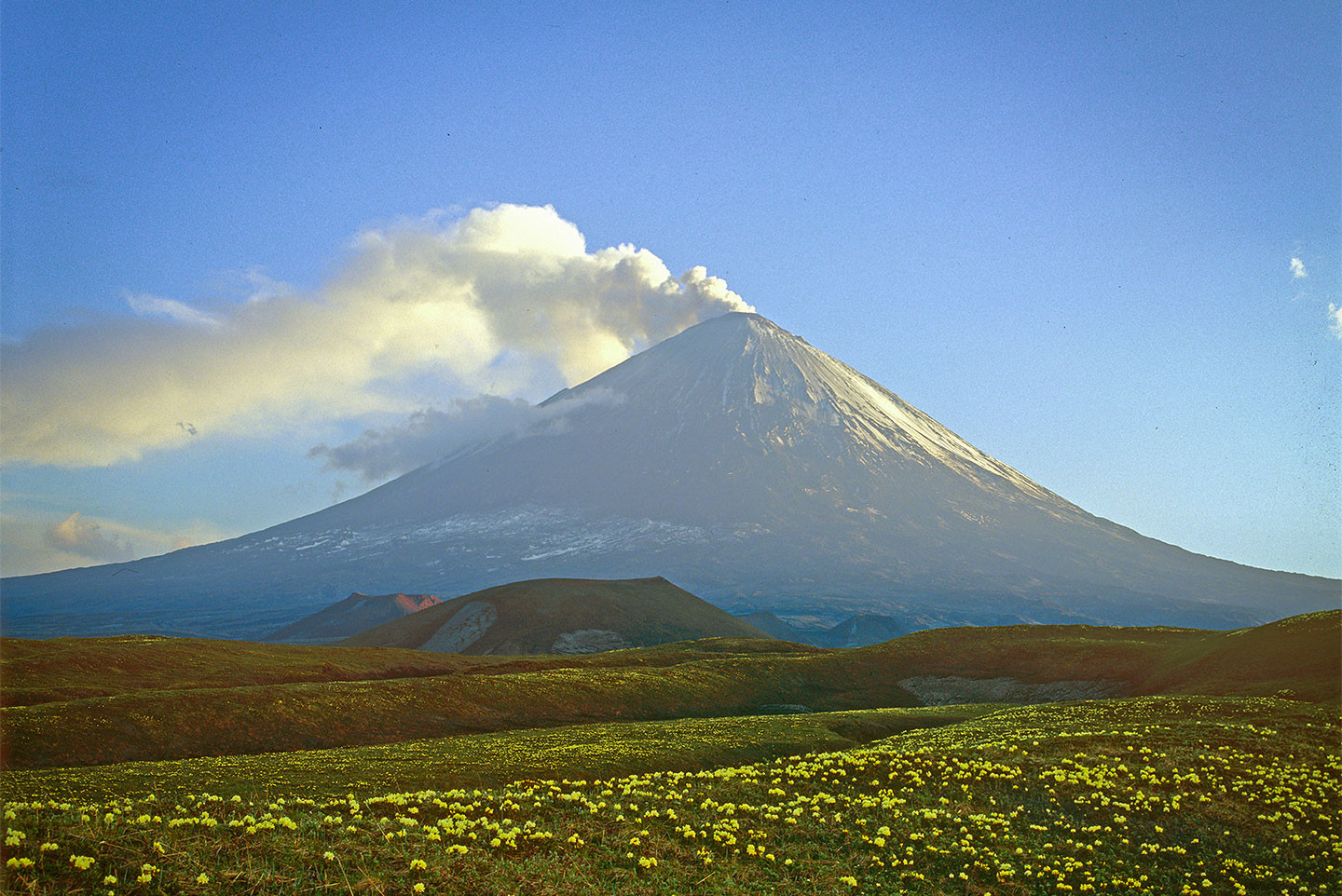 Вулкан Ходутка извержение