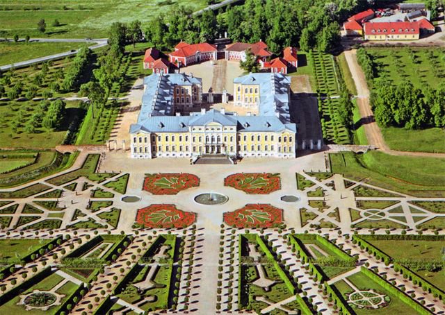 Rundale Palace image